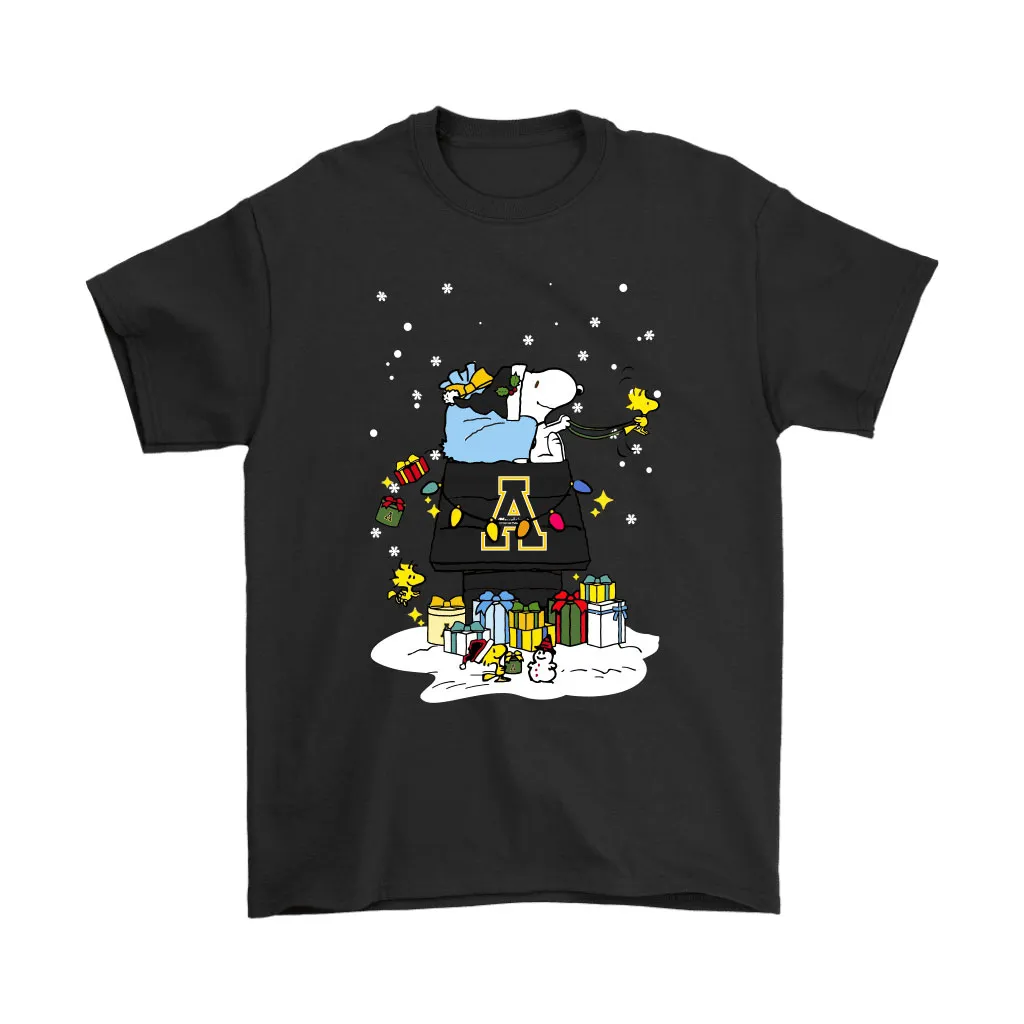 Appalachian State Mountaineers Santa Snoopy Brings Christmas To Town Unisex T-Shirt, Hoodie, Sweatshirt