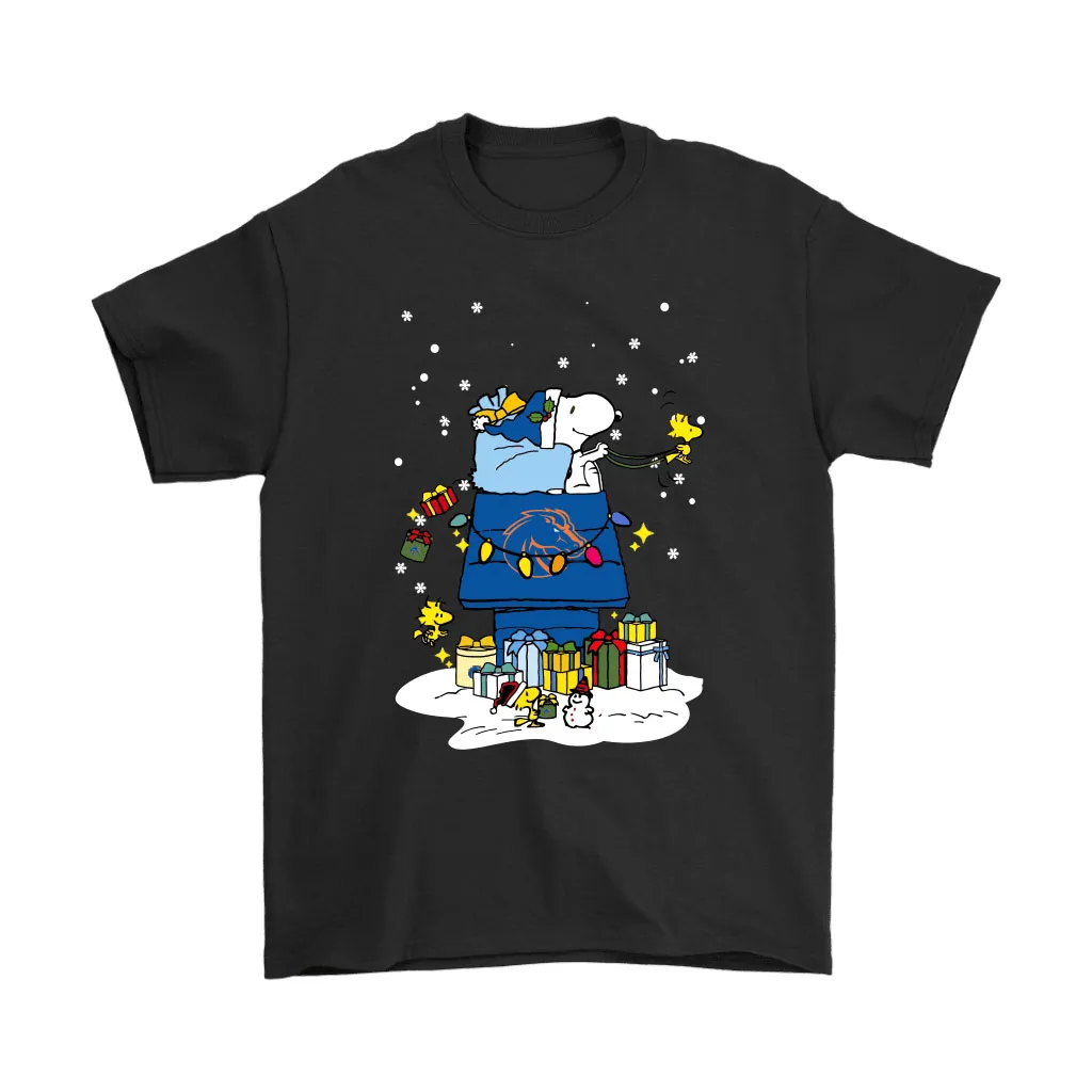 Boise State Broncos Santa Snoopy Brings Christmas To Town Unisex T-Shirt, Hoodie, Sweatshirt