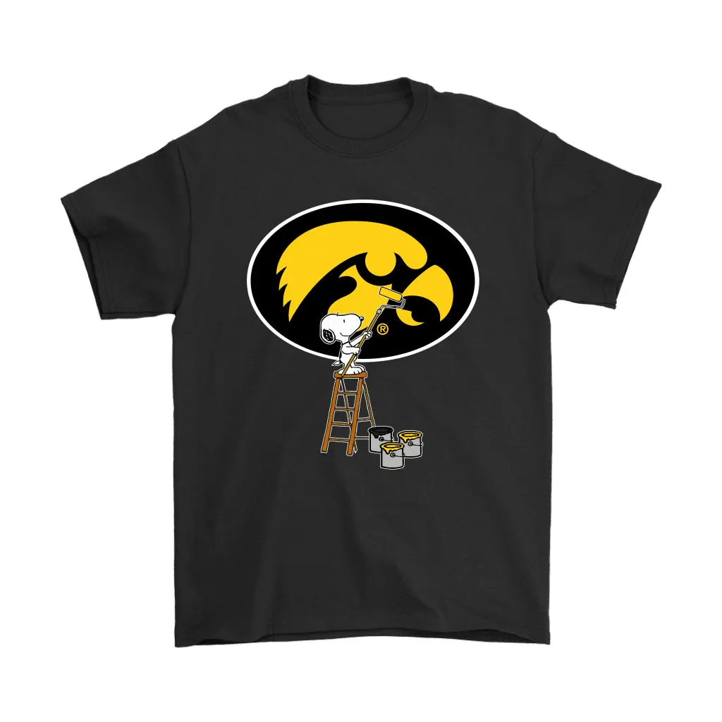 Snoopy Paints The Iowa Hawkeyes Logo Ncaa Football Unisex T-Shirt, Hoodie, Sweatshirt