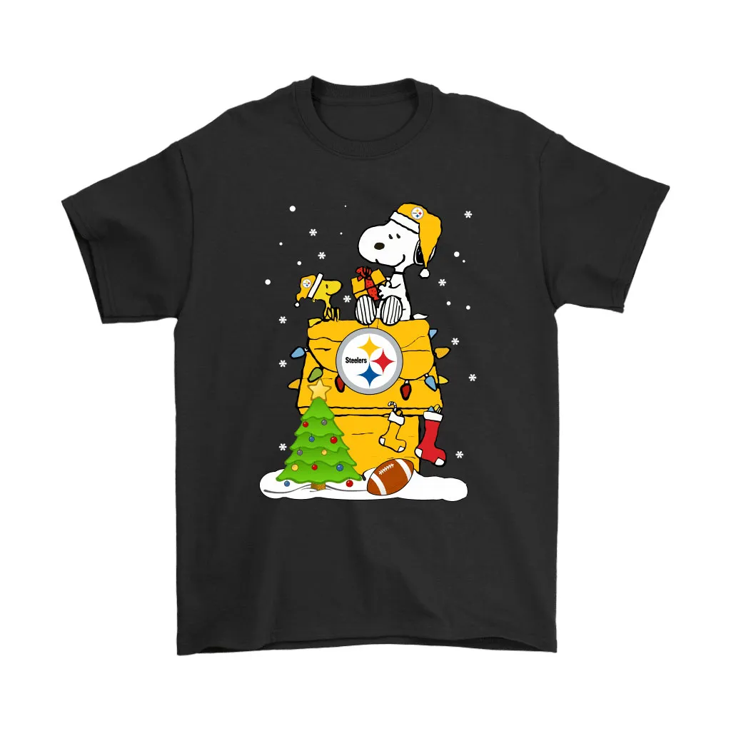 A Happy Christmas With Pittsburgh Steelers Snoopy Men Women T-shirt, Hoodie, Sweatshirt