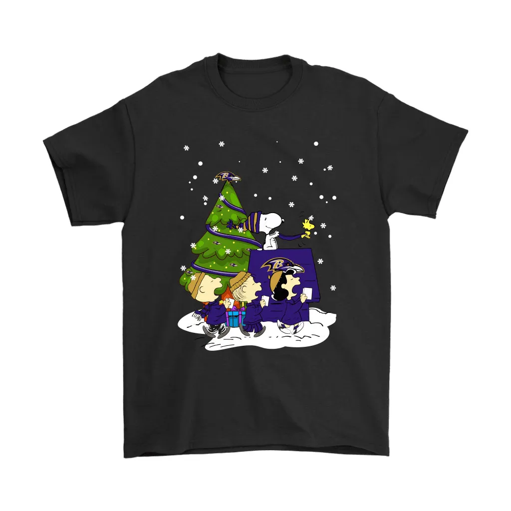 Baltimore Ravens Are Coming To Town Snoopy Christmas Men Women T-shirt, Hoodie, Sweatshirt