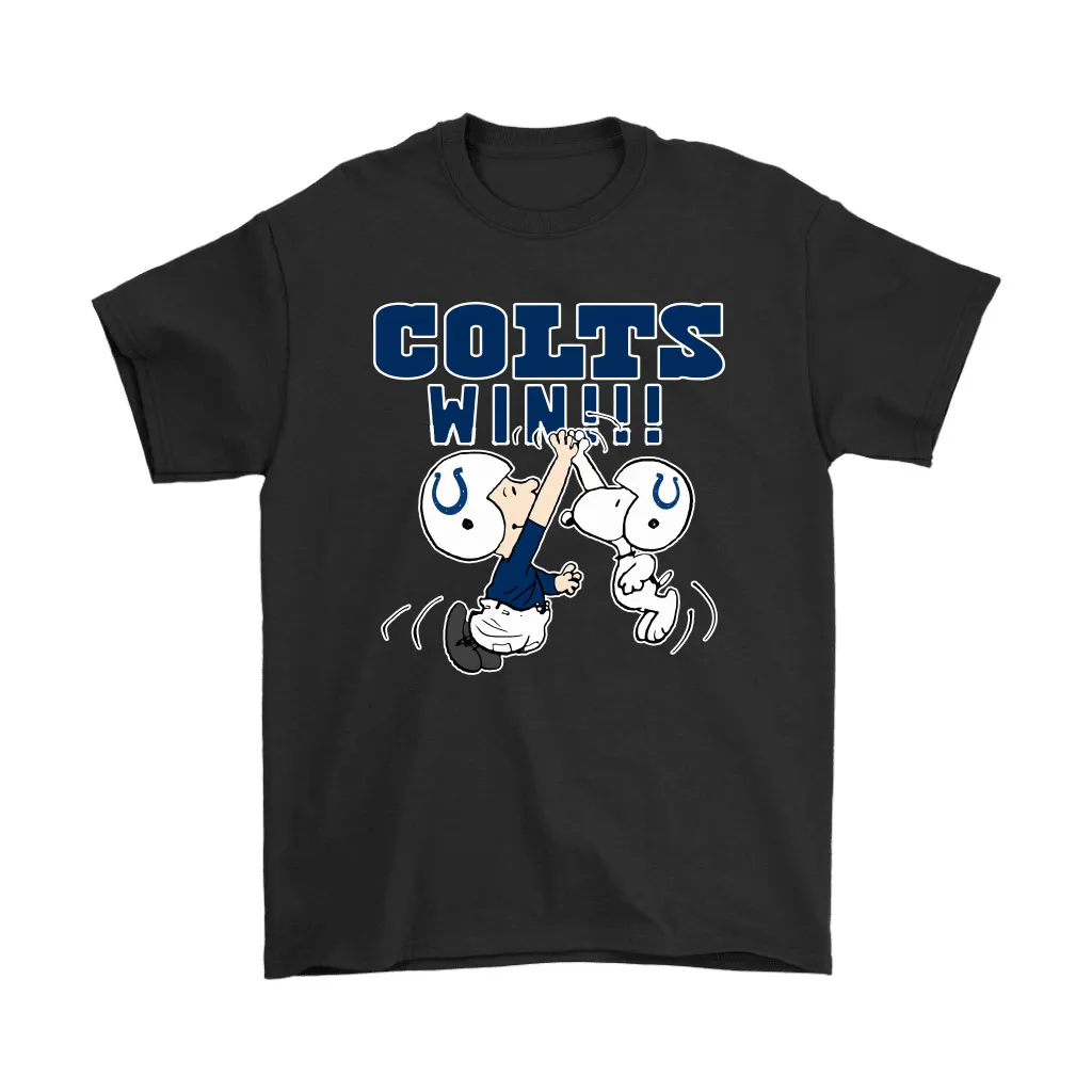 Charlie Snoopy High Five Indianapolis Colts Win Nfl Men Women T-shirt, Hoodie, Sweatshirt