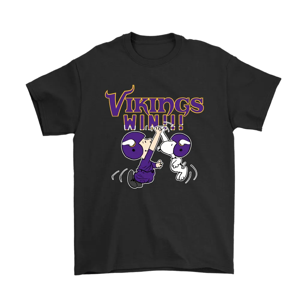 Charlie Snoopy High Five Minnesota Vikings Win Nfl Men Women T-shirt, Hoodie, Sweatshirt