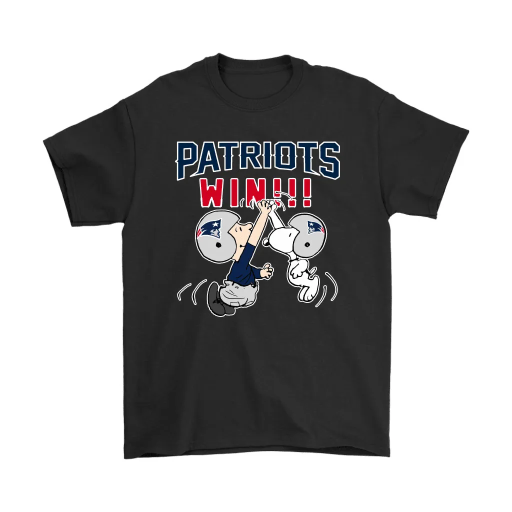 Charlie Snoopy High Five New England Patriots Win Nfl Men Women T-shirt, Hoodie, Sweatshirt