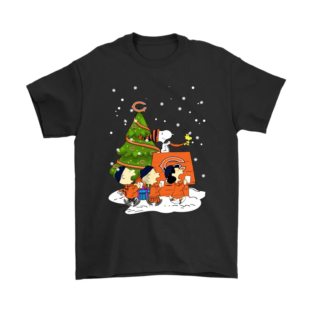 Chicago Bears Are Coming To Town Snoopy Christmas Men Women T-shirt, Hoodie, Sweatshirt