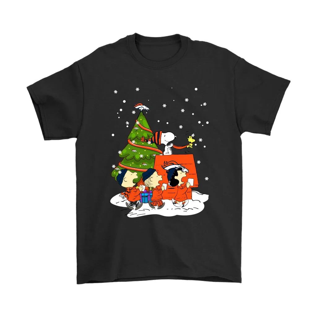 Denver Broncos Are Coming To Town Snoopy Christmas Men Women T-shirt, Hoodie, Sweatshirt