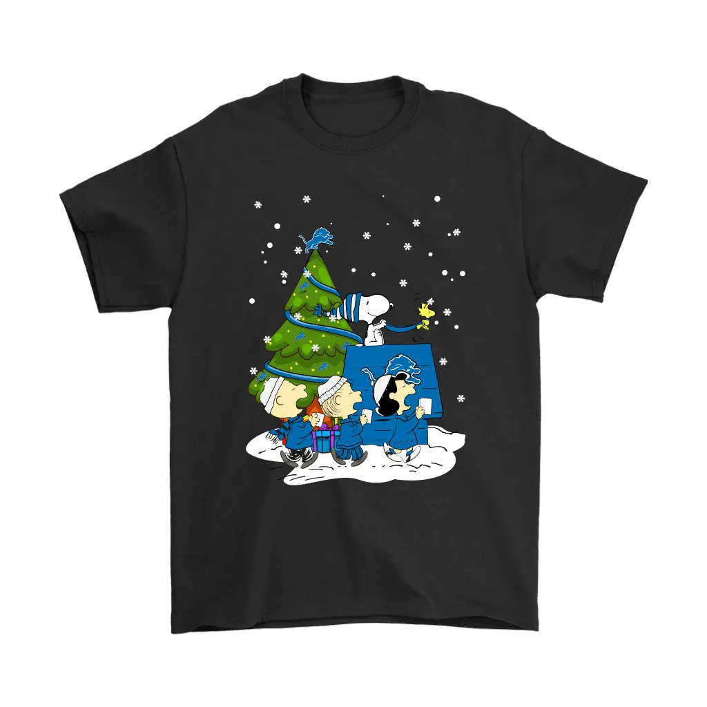 Detroit Lions Are Coming To Town Snoopy Christmas Men Women T-shirt, Hoodie, Sweatshirt