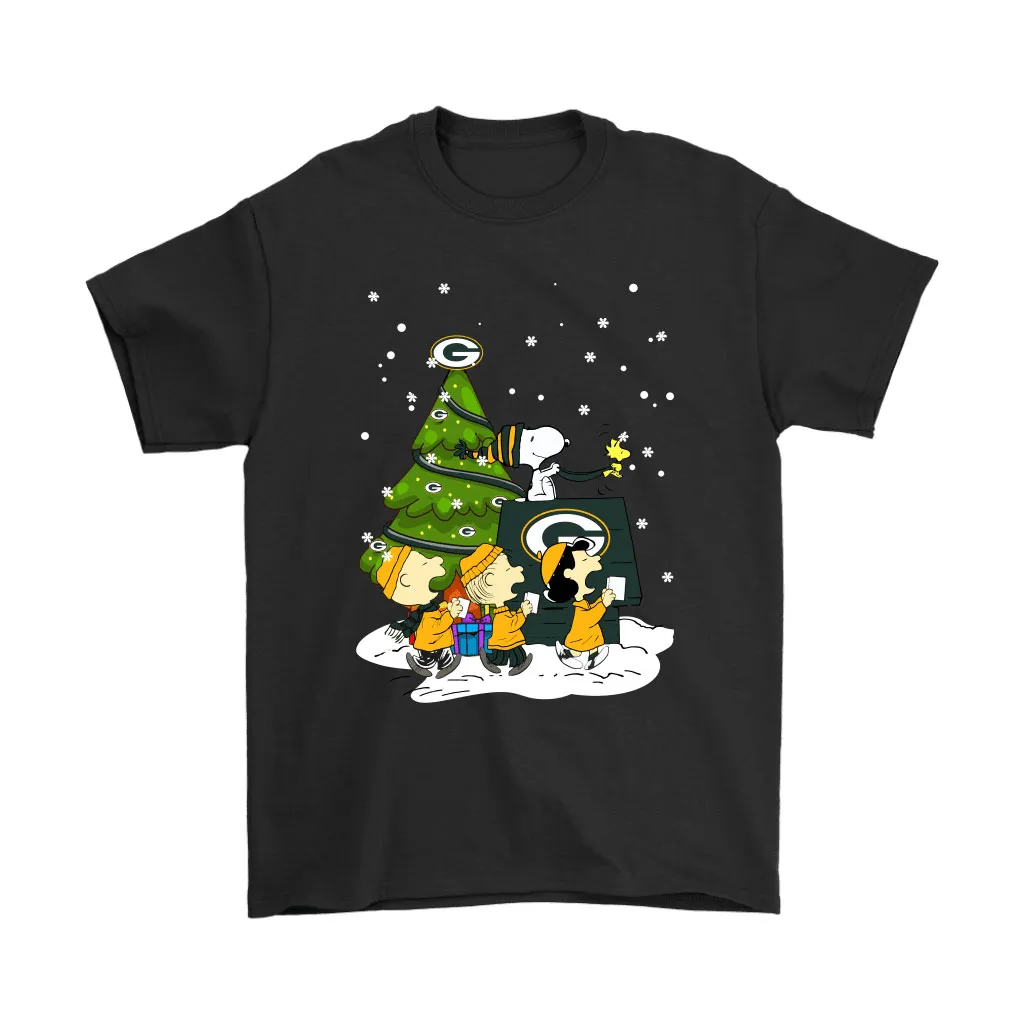 Green Bay Packers Are Coming To Town Snoopy Christmas Men Women T-shirt, Hoodie, Sweatshirt