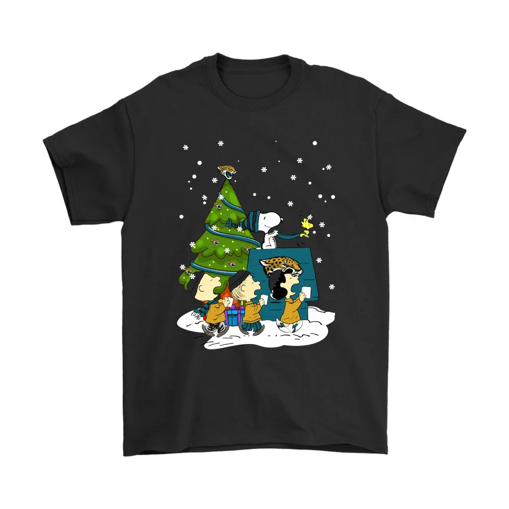 Jacksonville Jaguars Are Coming To Town Snoopy Christmas Men Women T-shirt, Hoodie, Sweatshirt