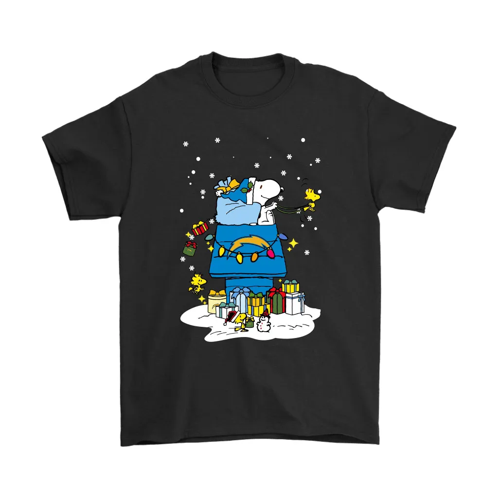 Los Angeles Chargers Santa Snoopy Brings Christmas To Town Men Women T-shirt, Hoodie, Sweatshirt