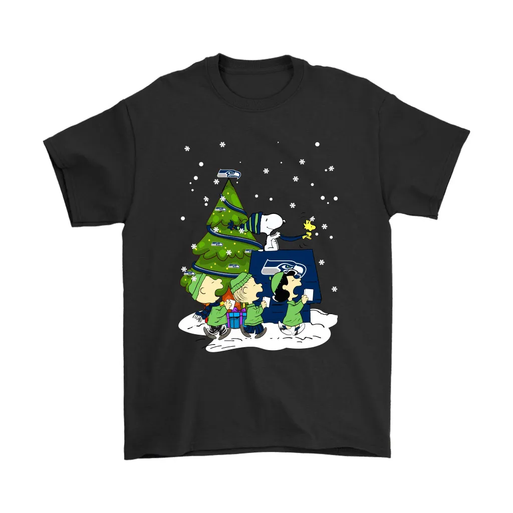 Seattle Seahawks Are Coming To Town Snoopy Christmas Men Women T-shirt, Hoodie, Sweatshirt