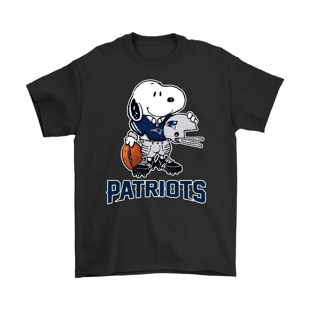 Snoopy A Strong And Proud New England Patriots Player Nfl Men Women T-shirt, Hoodie, Sweatshirt