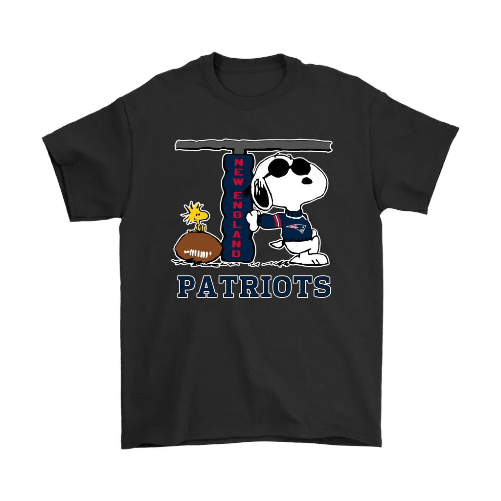 Snoopy Joe Cool And Woodstock The New England Patriots Nfl Men Women T-shirt, Hoodie, Sweatshirt