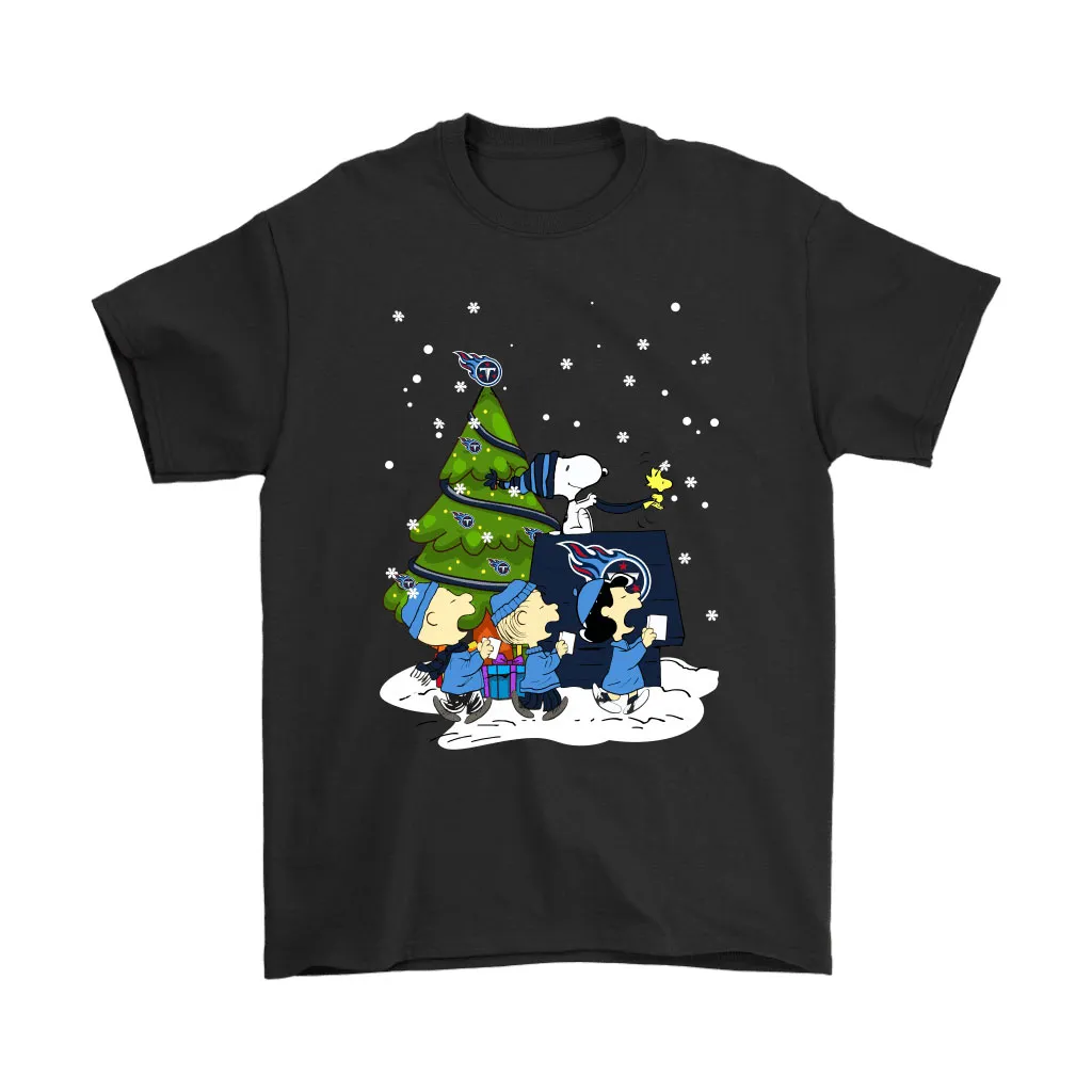 Tennessee Titans Are Coming To Town Snoopy Christmas Men Women T-shirt, Hoodie, Sweatshirt